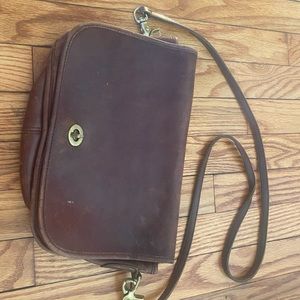 Vintage coach purse. Brown leather. Good condition.